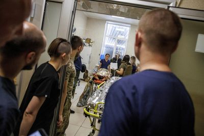 Little respite for doctors on Ukraine's eastern front