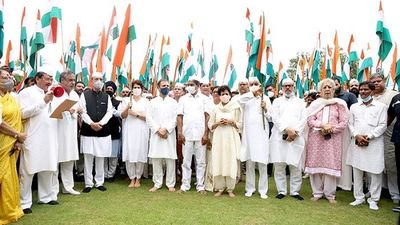 Freedom 75: Rahul Gandhi, Priyanka lead Congress' 'Azadi Gaurav Yatra' in Delhi