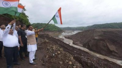 Madhya Pradesh: Water recedes, I-Day spirit soars, thousands trickle back to evacuated villages in Dhar