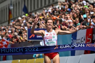Lisowska and Ringer claim Euro marathon golds, Mayer bombs