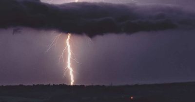 Should you drive in thunder and lightning? Safety tips in a thunderstorm