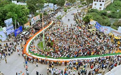 Patriotic fervour, gaiety marks I-Day celebration at Yadgir, Raichur