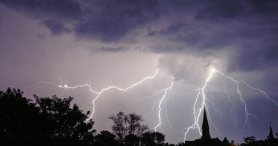 Flood alert as Met Offices issues thunderstorm warning for south west England