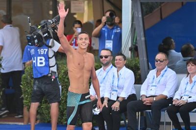 Youngster Popovici eases to Euro 200m freestyle gold