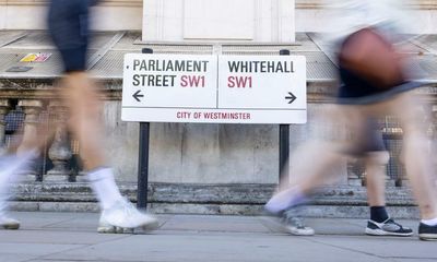 Ministers planning to cut civil servant redundancy pay at same time as 91,000 jobs