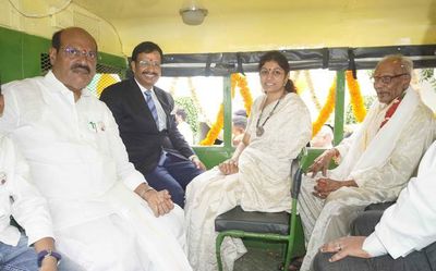 Free ride in city buses for all born on August 15 this year