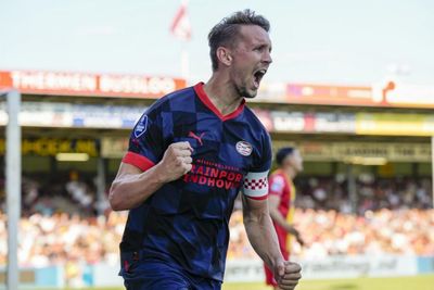 Luuk de Jong ready to sample special Rangers atmosphere but PSV star details how he and his teammates will cope