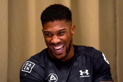 Relaxed Anthony Joshua eyes early stoppage in bid to reclaim world titles