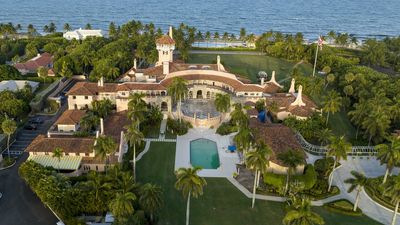 Feds oppose unsealing affidavit behind raid on Trump's Florida estate