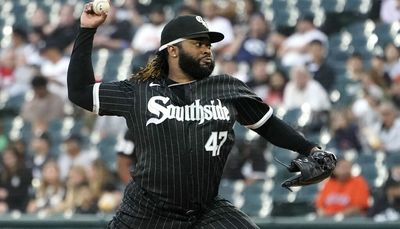 White Sox score four in eighth, defeat Astros
