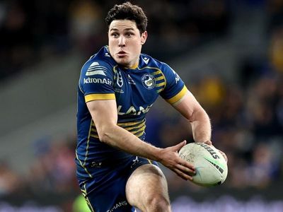 Moses back with Eels' season "on the line"