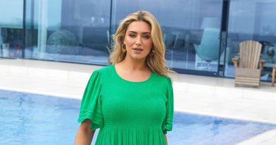 Need a last minute outfit? Yours Clothing have statement summer dresses that fit and flatter every shape and size