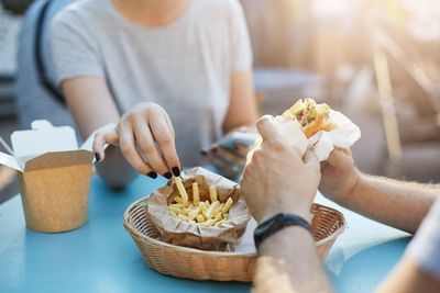 Keen to ditch carbs? Nutritionists explain why that’s a bad idea