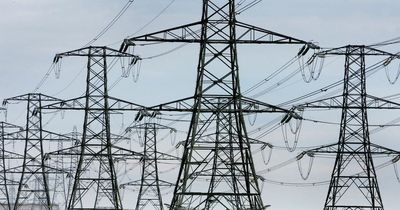 Scottish Power investigating power cuts in Paisley as whole neighbourhoods left without electricity