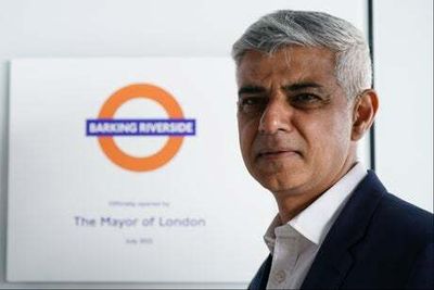 Sadiq Khan: Ministers must not link Tube fares to soaring inflation