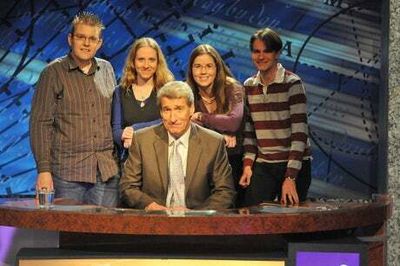 Jeremy Paxman stepping down from hosting University Challenge after 28 years
