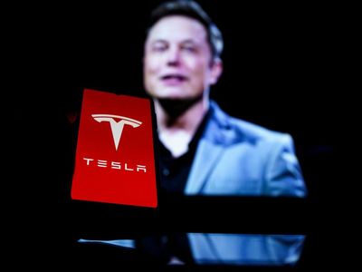 Elon Musk Has A Secret Instagram: Why The Tesla CEO Remains Anonymous On 'Thirst Trap' Social Media Platform