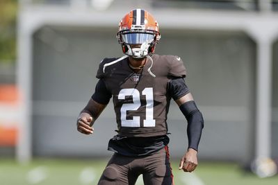 Denzel Ward gives Martin Emerson, Herb Miller $400 for INTs