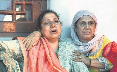 Killing fuels fresh wave of fear among minorities in Kashmir