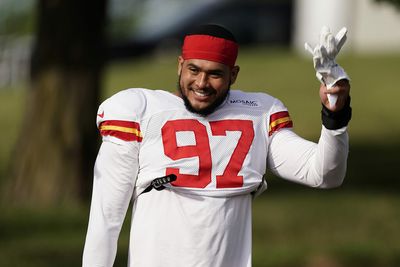 Chiefs make 2 additional roster moves ahead of Tuesday deadline