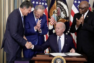 ‘Joe, I never had a doubt’: Biden gives credit to Manchin for major bill’s success