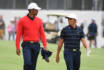 Tiger Woods flies with Rickie Fowler to BMW Championship for PGA Tour meeting regarding LIV Golf