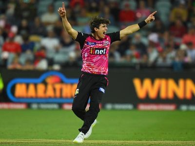 Zampa double in vain as Abbott douses Fire