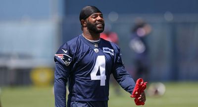Patriots make three moves on roster cut day