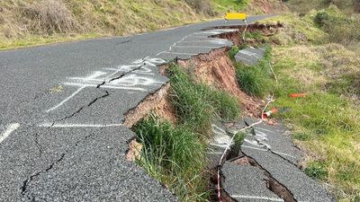 Earthquake damage a lingering problem for isolated farmers in eastern Victoria