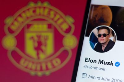 Elon Musk announces ‘plan’ to buy Manchester United