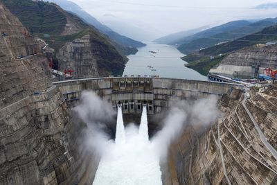 China's Sichuan limits power to homes, offices amid extreme heat