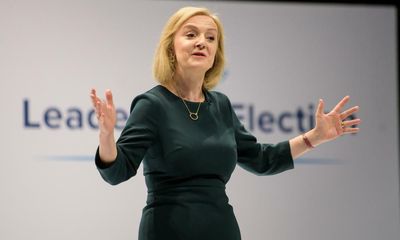 ‘Lazy’ British workers catch up with Liz Truss once again