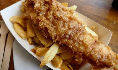 Cooking oil price surges hurt Australian takeaway outlets including fish and chips