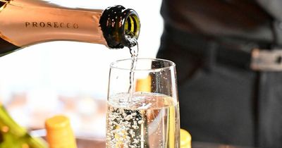 Moonpig is giving away a free bottle of prosecco for results day in huge deal