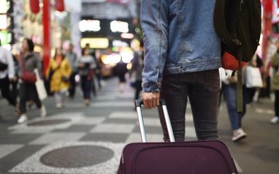Overseas travel bounces back as Aussies shrug off COVID-19 groundings