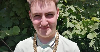 Grandson buys ‘UK’s biggest’ gold cross and chain and hopes Tyson Fury will save it from being scrapped