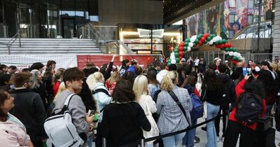 First Krispy Kreme in Dublin city centre draws huge crowds