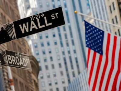 U.S. Stocks Open Lower; Nasdaq Down 150 Points