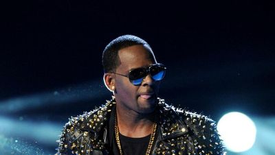 Opening arguments made as R Kelly faces trial on sex charges