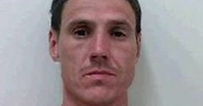 Police warn to not approach wanted man who failed to return to prison
