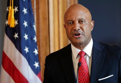 Ex-Indiana top lawyer brushes off groping case in House bid