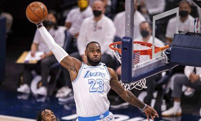 Twitter reacts to Lakers signing LeBron James to contract extension