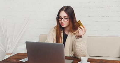 People with poor credit scores issued £693 warning