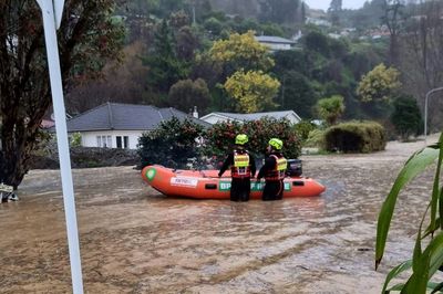 Hundreds evacuated as 'frightening' floods hit New Zealand