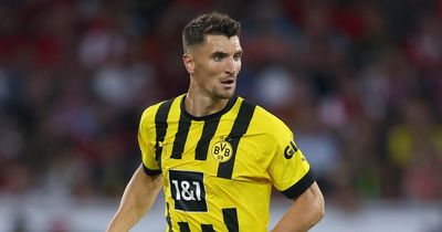 Manchester United 'considering move for Thomas Meunier' and more transfer rumours