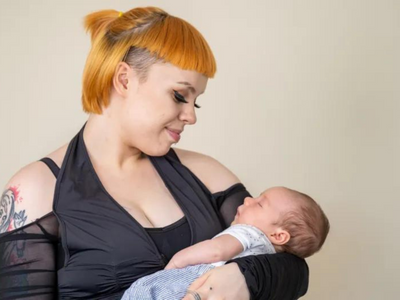 A 24-year-old UK woman artificially inseminated herself with a £25 online kit; gave birth to a baby boy