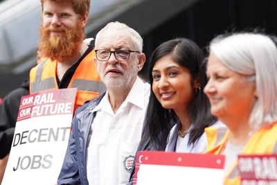 Jeremy Corbyn sports black eye and split lip on picket line after running injury