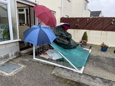 Cornwall: Family builds makeshift shelter as man, 87, with cracked pelvis waits 15 hours for ambulance