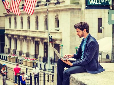 S&P 500, Nasdaq Futures Relay Cautious Optimism As Fed Speeches Loom; Cisco Takes Off On Earnings
