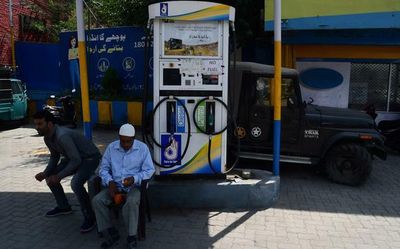Oil at six-month low | Petrol at breakeven, losses continue on diesel